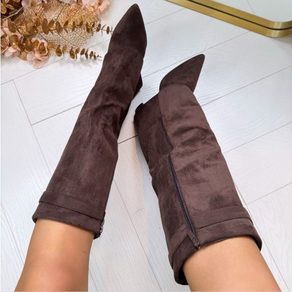 Women's boots with block heels and an elegant fit, featuring buckles in suede or leather